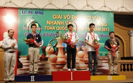 Gặp cao thủ khiến nhà vô địch Thế giới Quang Liêm "phơi áo"