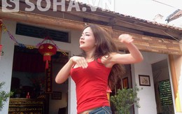 Cận cảnh 'Bà Tưng' nhảy múa ở hài Tết 2014