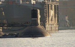 Năm kỹ sư Nga “hộ tống” tàu ngầm Kilo về Cam Ranh