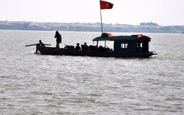 Vụ khách hàng bị ném xuống sông Hồng: Xác khó trôi quá 30km