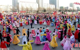 Căng thẳng gia tăng, dân Triều Tiên vẫn bình tĩnh múa hát