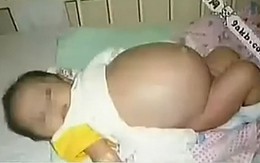 Bé trai 7 tháng tuổi mang bầu