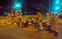 Cảnh sát 'chốt' cửa ngõ TP HCM, nhiều người bỏ chạy