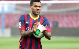 Sắp thành lão tướng, Alves bị Barca đưa lên “bàn mổ”