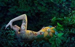 Những hình ảnh body painting táo bạo của hot girl Hani Nguyễn
