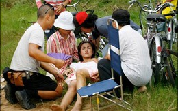 "Hoảng hồn" với những lần sao Việt gặp sự cố sức khỏe