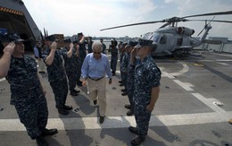 Bộ trưởng Quốc phòng Mỹ xuống chiến hạm ở Biển Đông