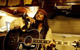 Johnny Depp: Chàng cướp biển từng "nghiện" hủy hoại cơ thể bằng dao