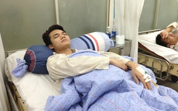 Khắc Việt phờ phạc trong bệnh viện