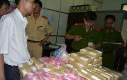 Đang vận chuyển lượng ma túy "khủng" vào VN, 3 người Lào bị bắt