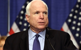 Người Nga nói về McCain: "Thượng nghị sĩ Mỹ sao lại ấu trĩ thế!"