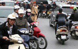 Mũ bảo hiểm kém chất lượng bán tràn lan ở Sài Gòn