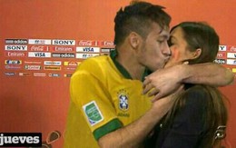 Neymar hôn say đắm bồ Iker Casillas