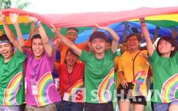 Tưng bừng ngày hội đồng tính “tự hào lên tiếng”