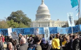 5.000 người Mỹ biểu tình phản đối chính phủ nghe lén điện thoại
