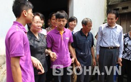 Phó Chủ tịch nước về thăm nhà thủ khoa nghèo Nguyễn Hữu Tiến