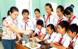 Học sinh phổ thông thích thú với “bàn tay nặn bột”