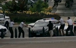 Video ngạt thở: Màn rượt đuổi, nổ súng gần tòa nhà Quốc hội Mỹ