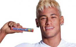 Sang Barca, Neymar vẫn đi "bán" kẹo ở Brazil