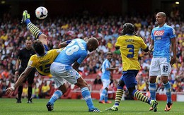 Arsenal hút chết trước Napoli trong trận mở màn Emirates Cup