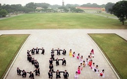 Sửng sốt sinh viên xếp chữ "sex" trong Hoàng thành Thăng Long
