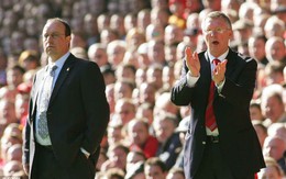 Sir Alex thương hại Benitez ra mặt