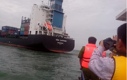 Tàu container đâm tàu cá, 6 ngư dân thoát nạn