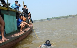 Chiếc thuyền tìm xác chị Huyền suýt bị lật trước siêu bão Haiyan