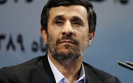 Tổng thống Iran suýt bị đánh bằng giày