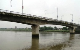 Thái Bình: Nữ công nhân đạp xe lên cầu Bo tự tử