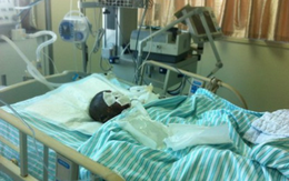 Đắng lòng người mẹ ép con trai 4 tuổi uống xăng