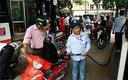 Xăng dầu: “Ứng trước bù sau”