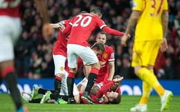 Man United 3-0 Liverpool: Hay không bằng… hên