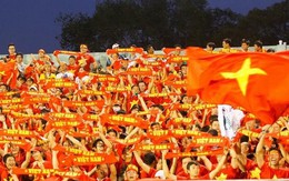 Chuyện những người "nhuộm đỏ" sân cổ vũ U19 Việt Nam