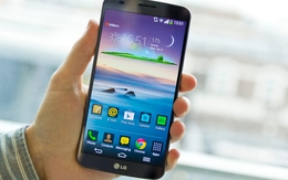 Smartphone "độc" màn hình cong LG G Flex giảm mạnh 2 triệu đồng