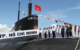 VIDEO: Hoành tráng lễ thượng cờ 2 tàu ngầm Kilo Việt Nam
