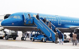 Máy bay Vietnam Airlines đi TP.HCM hạ xuống Cam Ranh