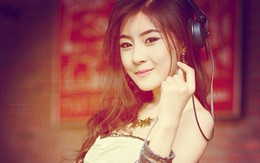 Nhan sắc "vạn người mê" của nữ DJ bốc lửa nhất Thái Lan