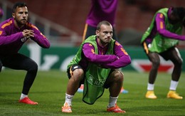 Sneijder tiết lộ lý do không gia nhập Man United khiến fan ức chế