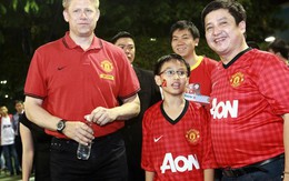 Chí Trung mượn thơ “chỉ bảo” David Moyes