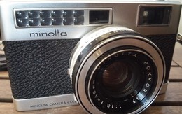 Chiếc máy ảnh cổ hiếm hoi còn sót lại ở Sài Gòn sau 50 năm bôn ba