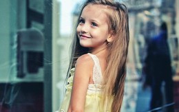 Thiên thần nhí 7 tuổi người Nga gây sốt với vẻ đẹp như búp bê