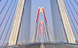 Cận cảnh cầu Nhật Tân - cây cầu dây văng dài nhất Việt Nam trước ngày thông xe