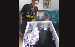 Fan cuồng thể hiện tình yêu với Man United ngay trong tang lễ