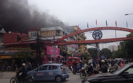 Cháy lớn tại cửa hàng bán thức ăn nhanh thuộc Thanh Xuân Bắc