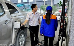 Hà Nội: Lần đầu tiên, người dân được tự bơm khi mua xăng