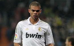 Pepe “troll”, xì mũi vào cầu thủ Bayern