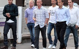 Becks, Scholes, Giggs, anh em Neville góp tiền mua Man United