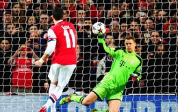 Neuer tiết lộ lý do đẩy được quả penalty của Ozil