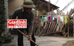 Người đàn ông mù tự tay đóng gạch xây nhà